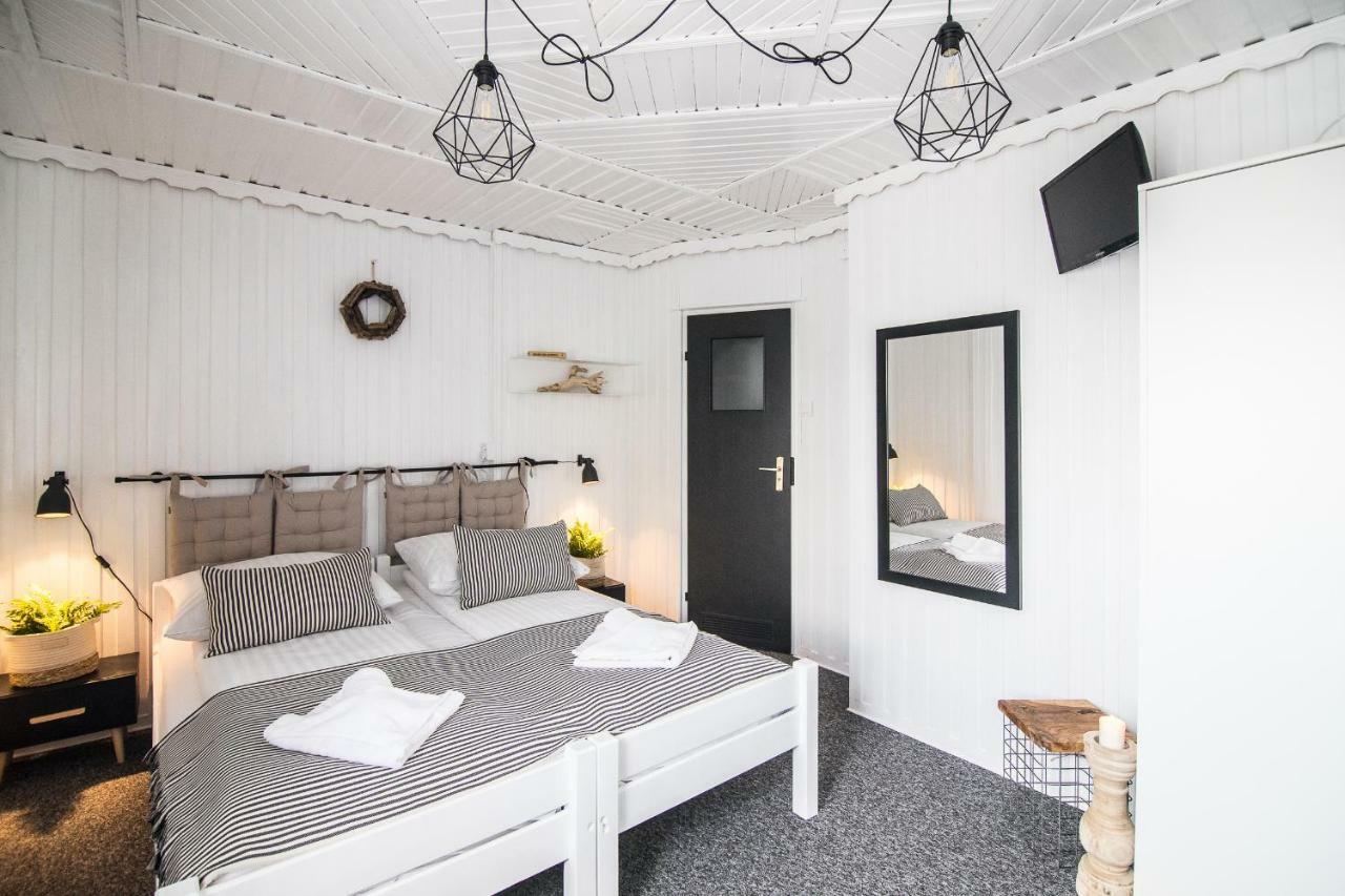 Willa Pod Terma - Pokoje Goscinne Obok Termy Bania Bialka Tatrzanska Exteriör bild